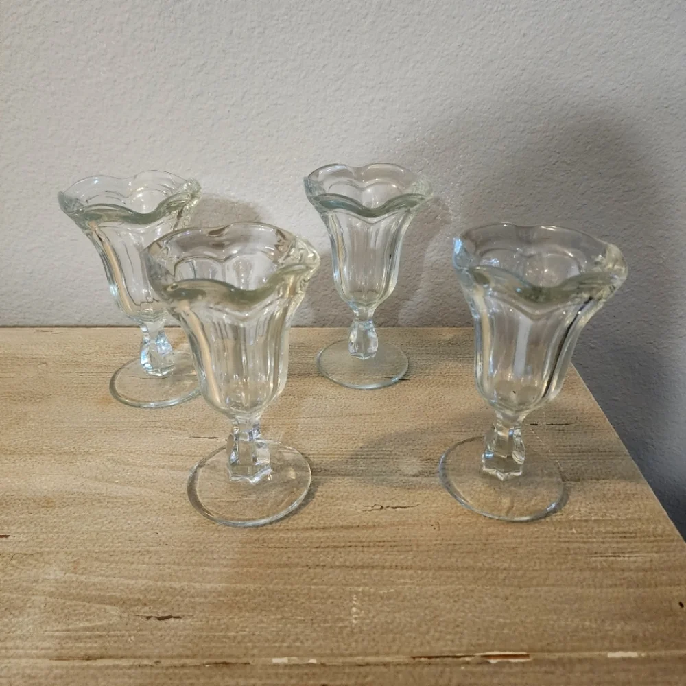 FOUR! SET OF 4 CLEAR FOOTED FLUTED TULIP STYLE DESSERT GLASSES